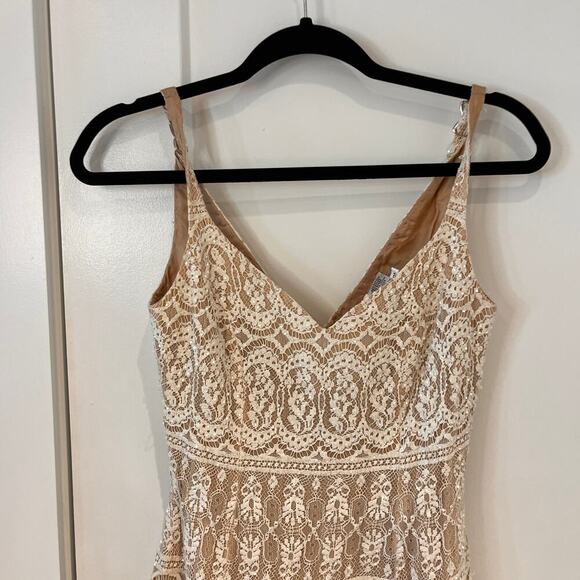 Cache Lace and Sequin Embellished Short Cocktail Mini Dress Size 2 - Picture 3 of 10